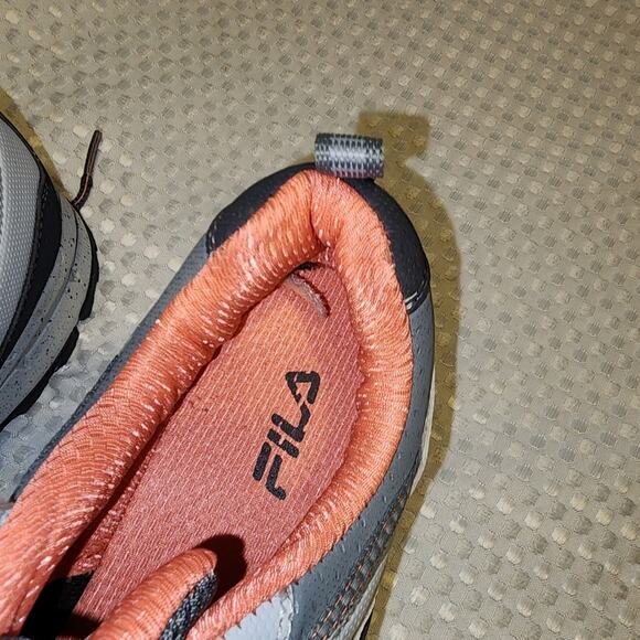 FILA EUC WOMEN'S SIZE 10 ALL TERRAIN SNEAKERS SHOES - Picture 4 of 8